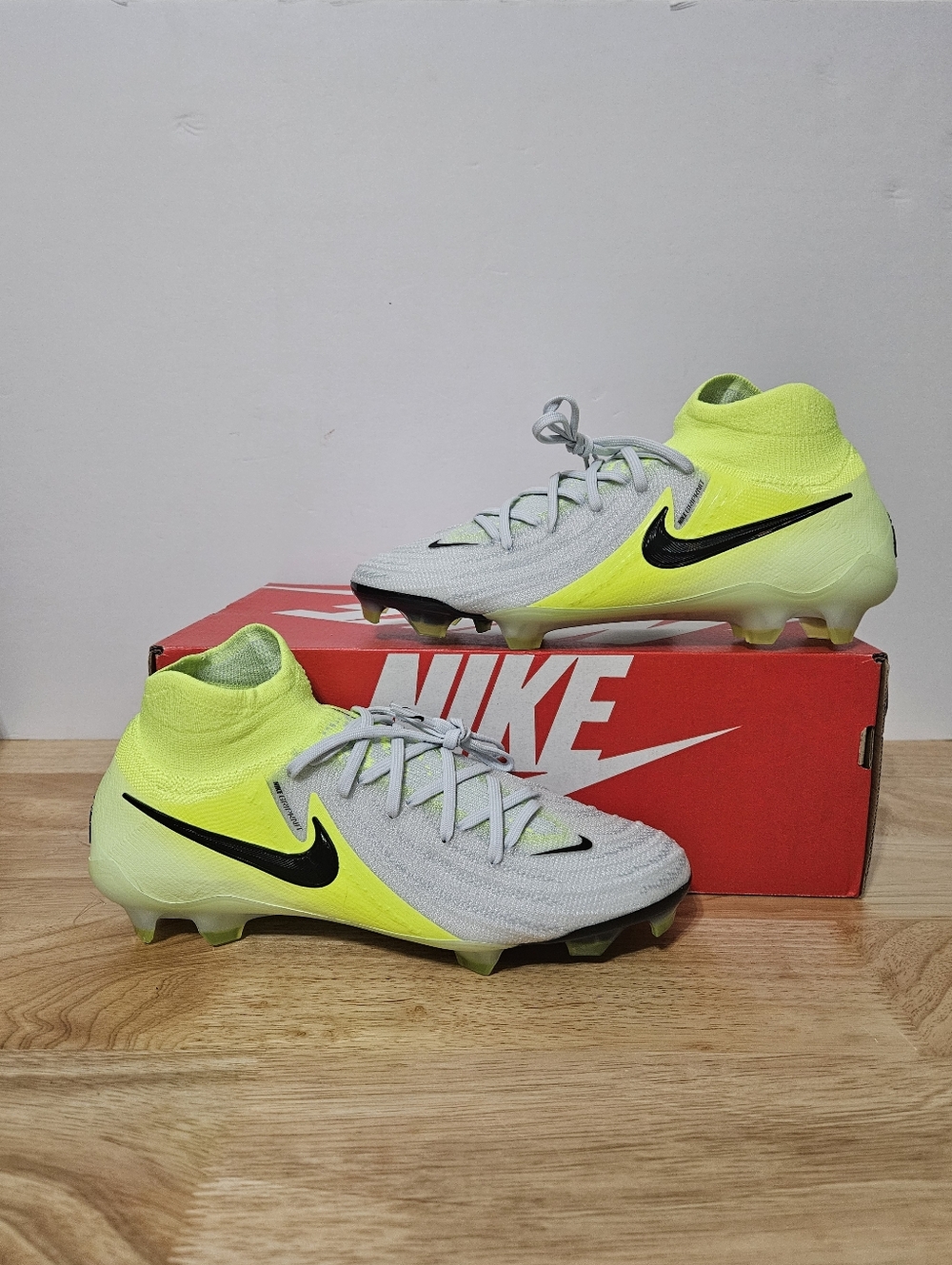 Nike Phantom Luna 2 Elite FG Volt
